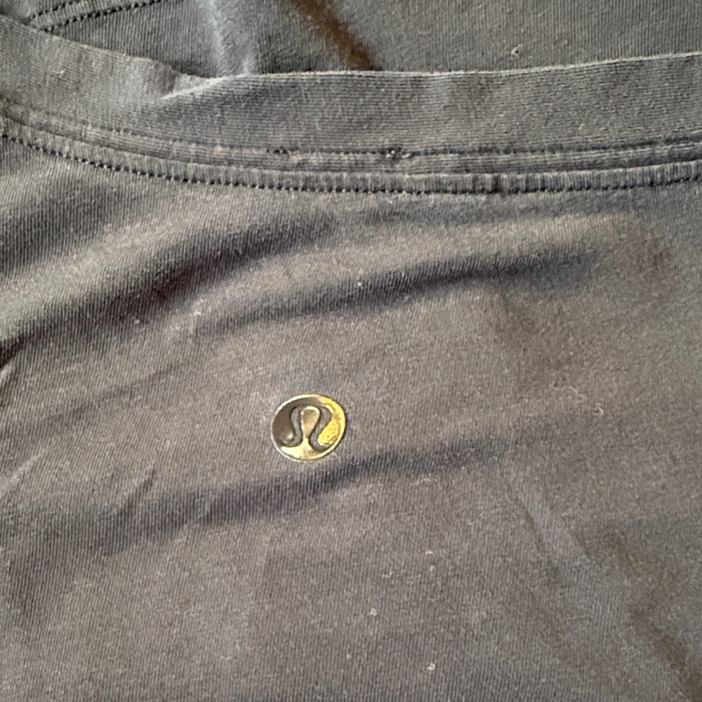 lululemon athletica Charcoal V-Neck Tee - Picture 2 of 2
